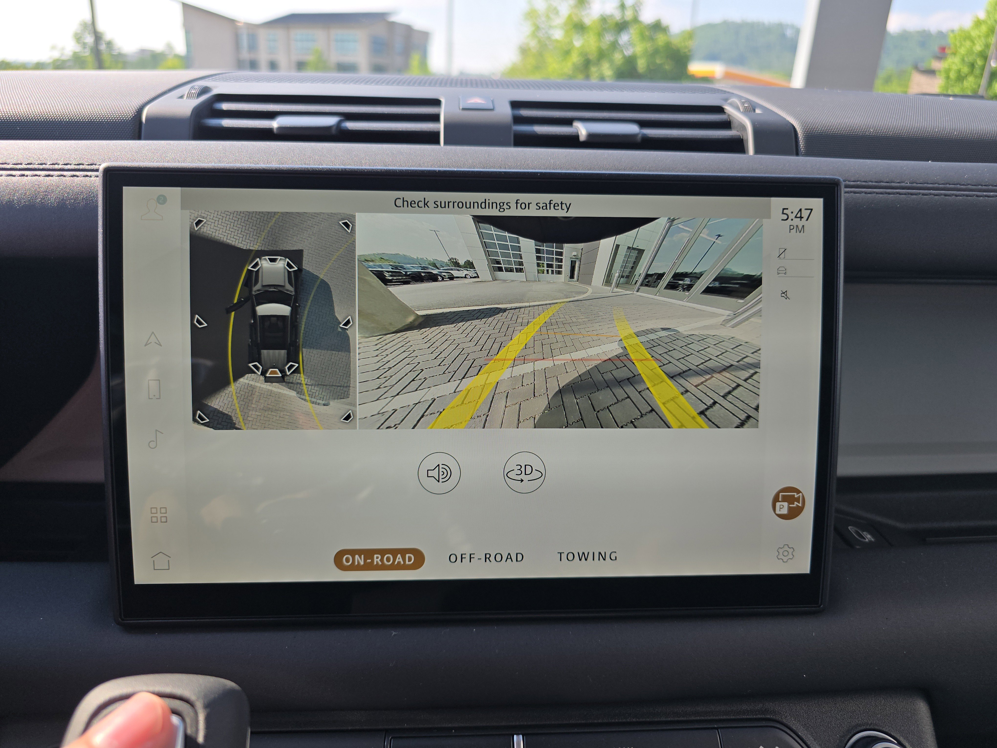 Used 2025 Land Rover Defender 110 S image 26