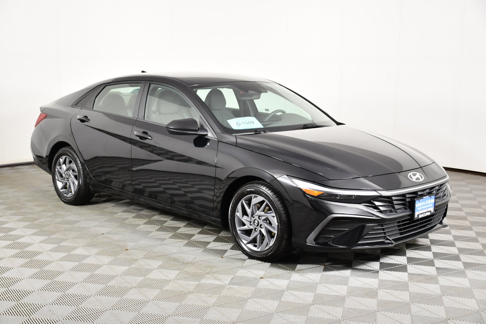Used 2024 Hyundai Elantra SEL FWD image 4
