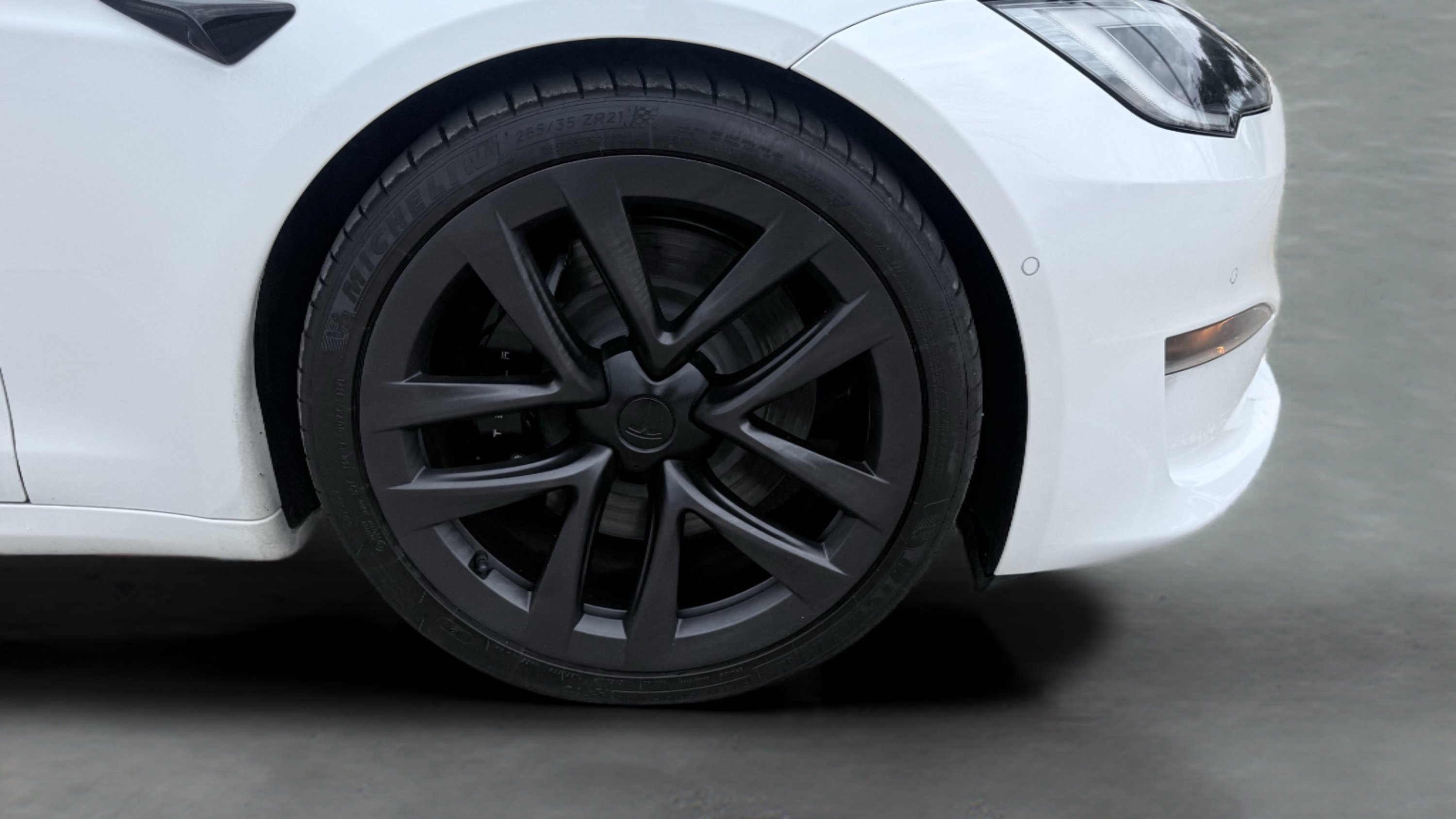 Used 2022 Tesla Model S AWD/4WD image 9