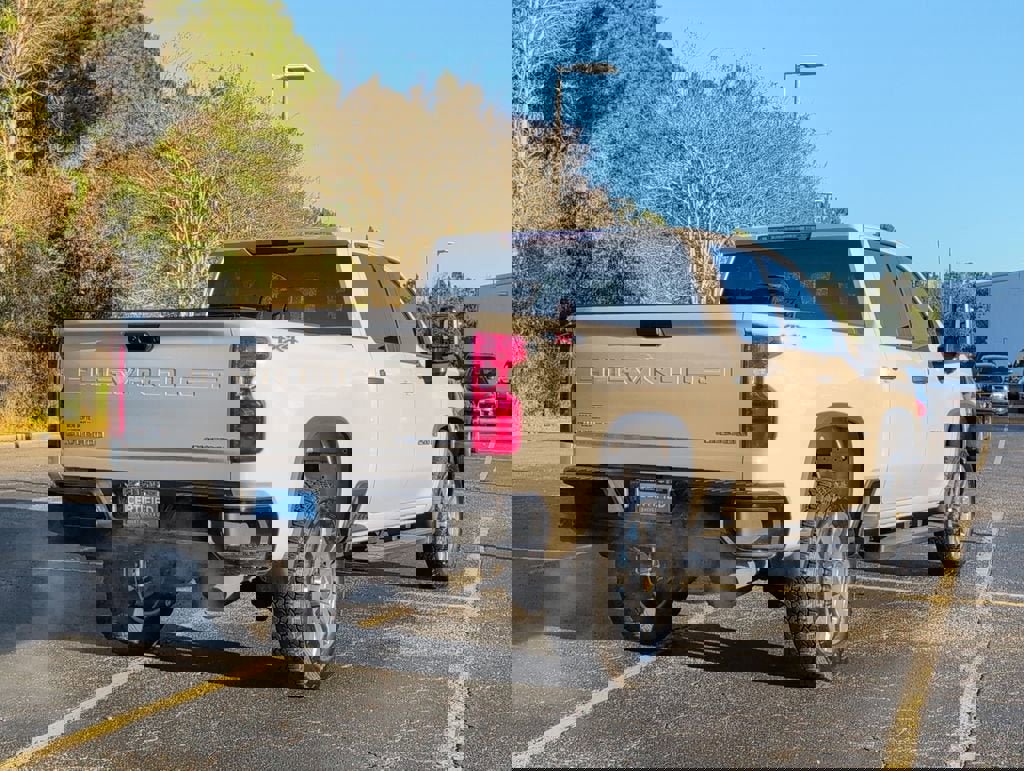 Certified 2026 Chevrolet Silverado 2500 Custom image 3