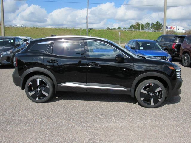 New 2026 Nissan Kicks SR image 2