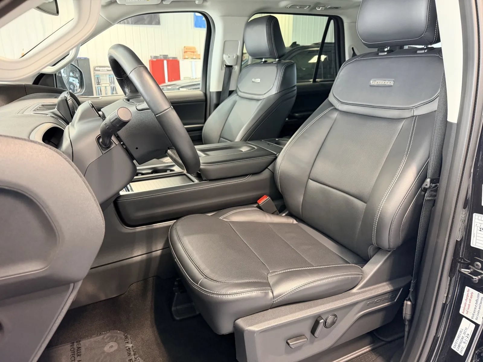 Used 2025 Ford Expedition Platinum AWD/4WD image 11