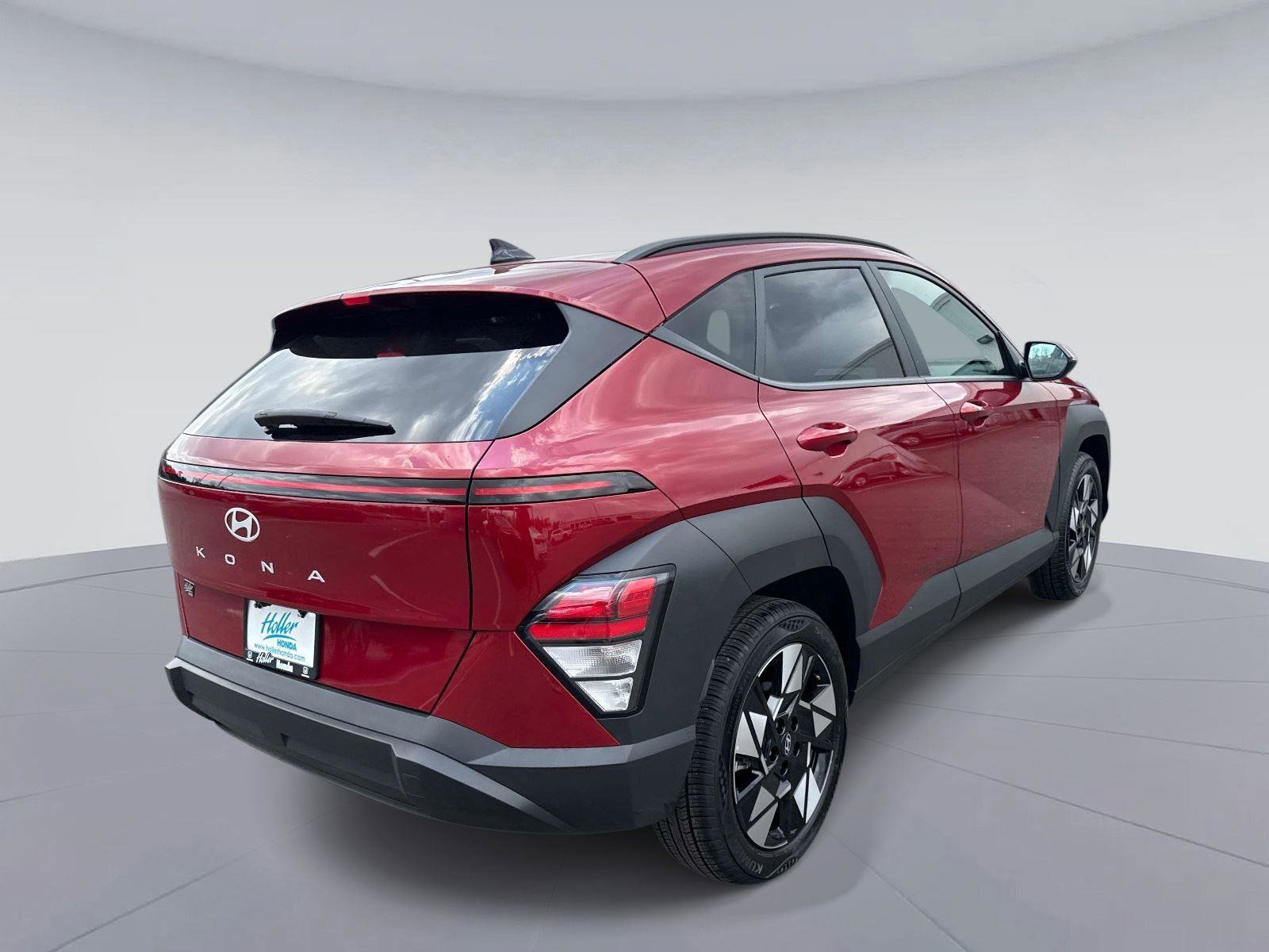 Used 2025 Hyundai Kona SEL FWD image 4