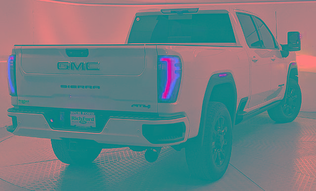 Used 2025 GMC Sierra 2500 AT4 w/ AT4 Premium Plus Package AWD/4WD image 3