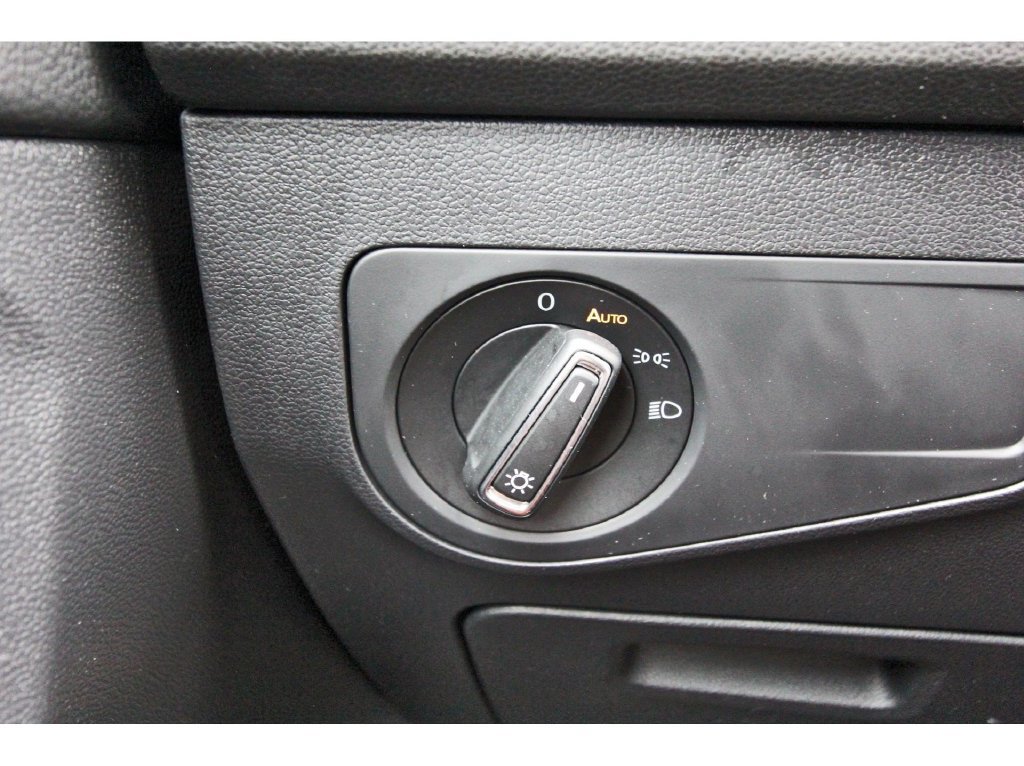 Used 2022 Volkswagen Tiguan SE R-Line FWD image 26