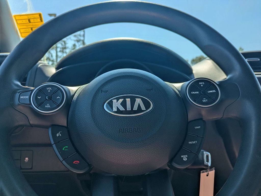 Used 2015 Kia Soul image 31