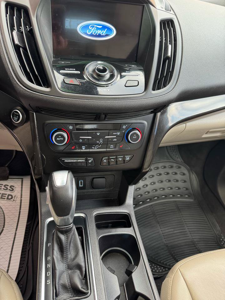 Used 2019 Ford Escape Titanium AWD/4WD image 10
