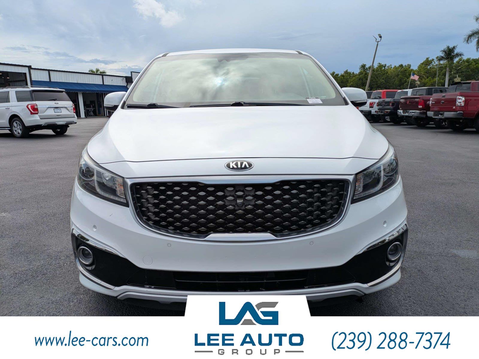 Used 2017 Kia Sedona SX Limited w/ Option Group 030 FWD image 8