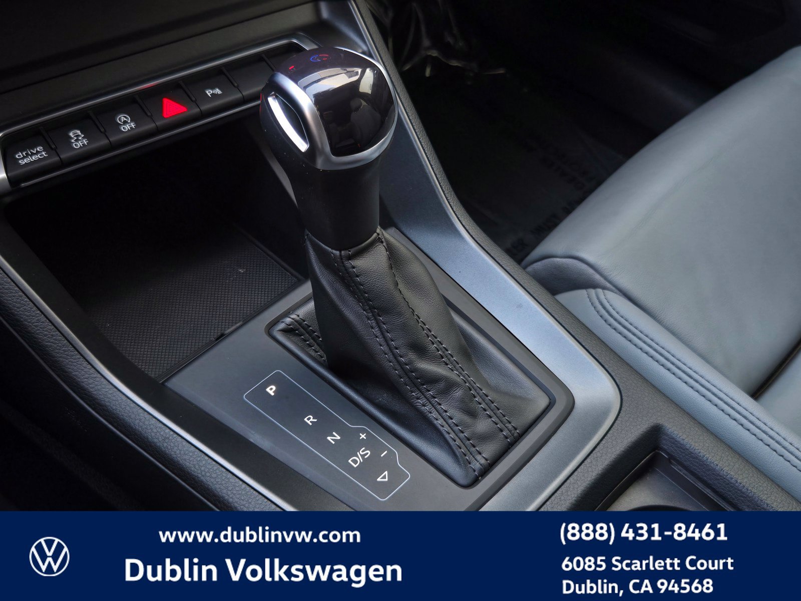 Used 2023 Audi Q3 2.0T Premium w/ Black Optic Sport Package AWD/4WD image 18