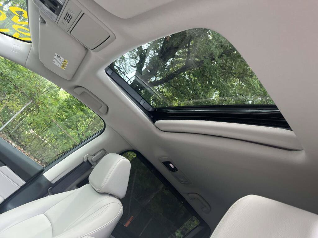 Used 2025 Honda Odyssey EX-L image 5