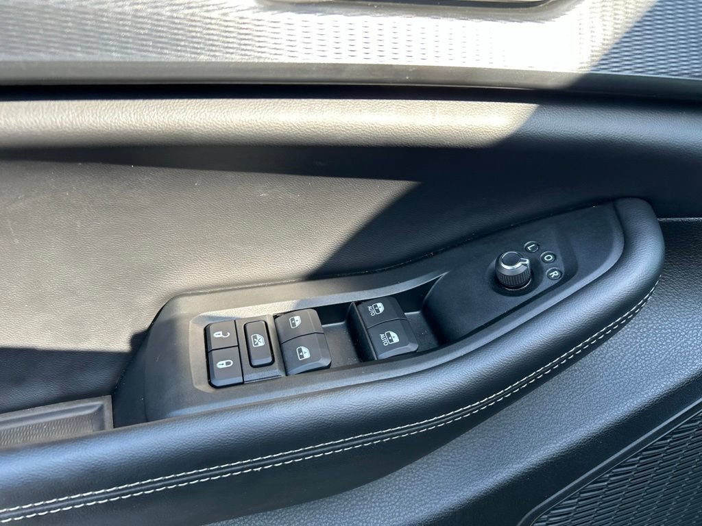 Used 2025 Jeep Grand Cherokee Laredo X AWD/4WD image 18