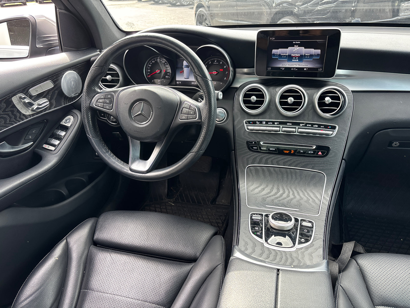Used 2018 Mercedes-Benz GLC 300 4MATIC image 29
