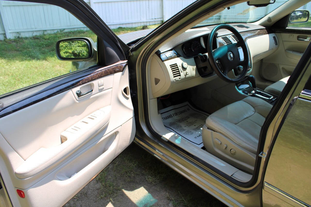 Used 2011 Cadillac DTS image 13