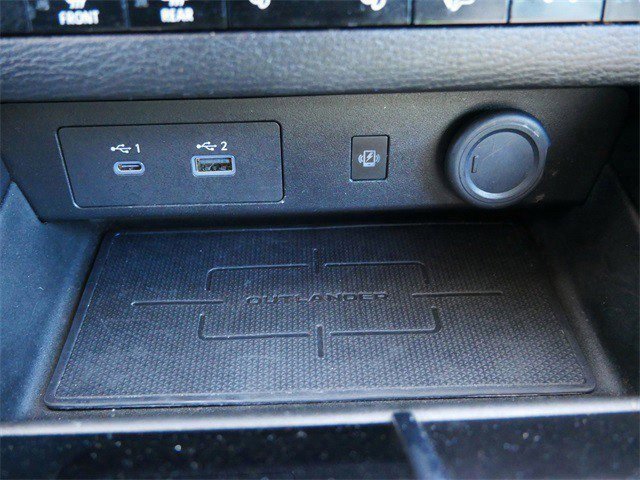 Used 2022 Mitsubishi Outlander SE image 24