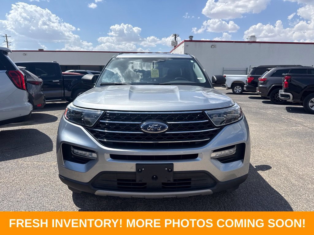 Used 2021 Ford Explorer XLT w/ Equipment Group 202A AWD/4WD image 7