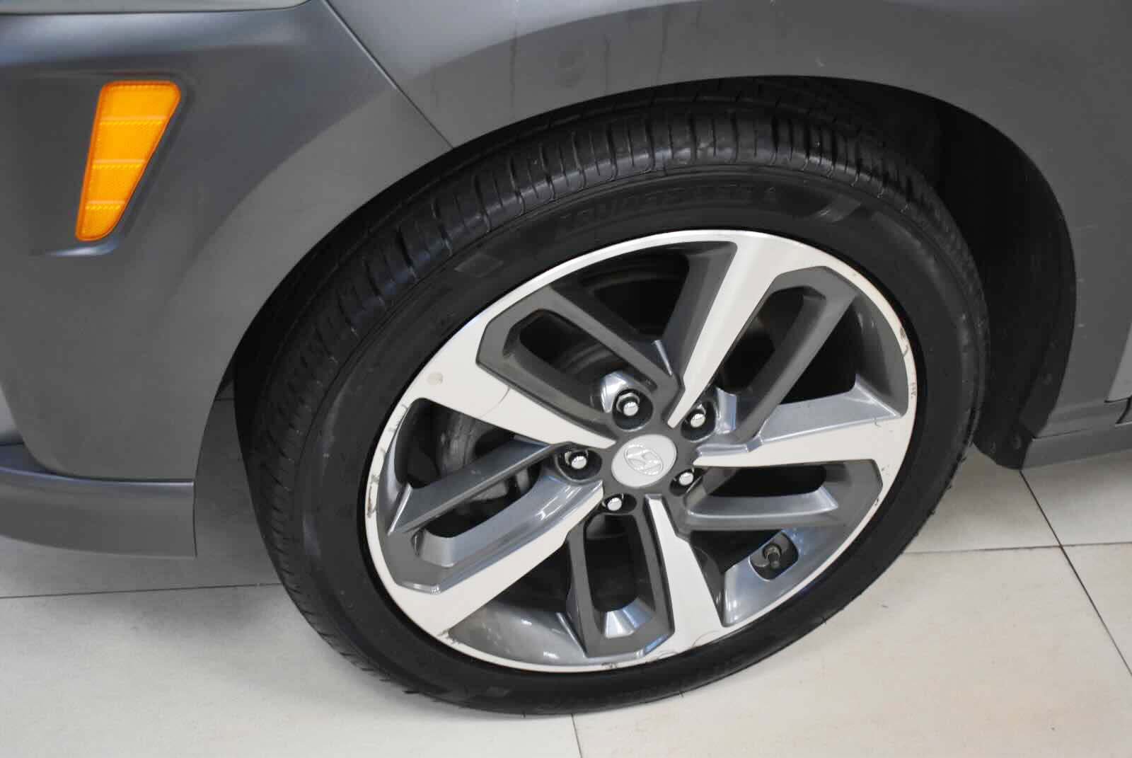 Used 2019 Hyundai Kona Limited AWD/4WD image 38