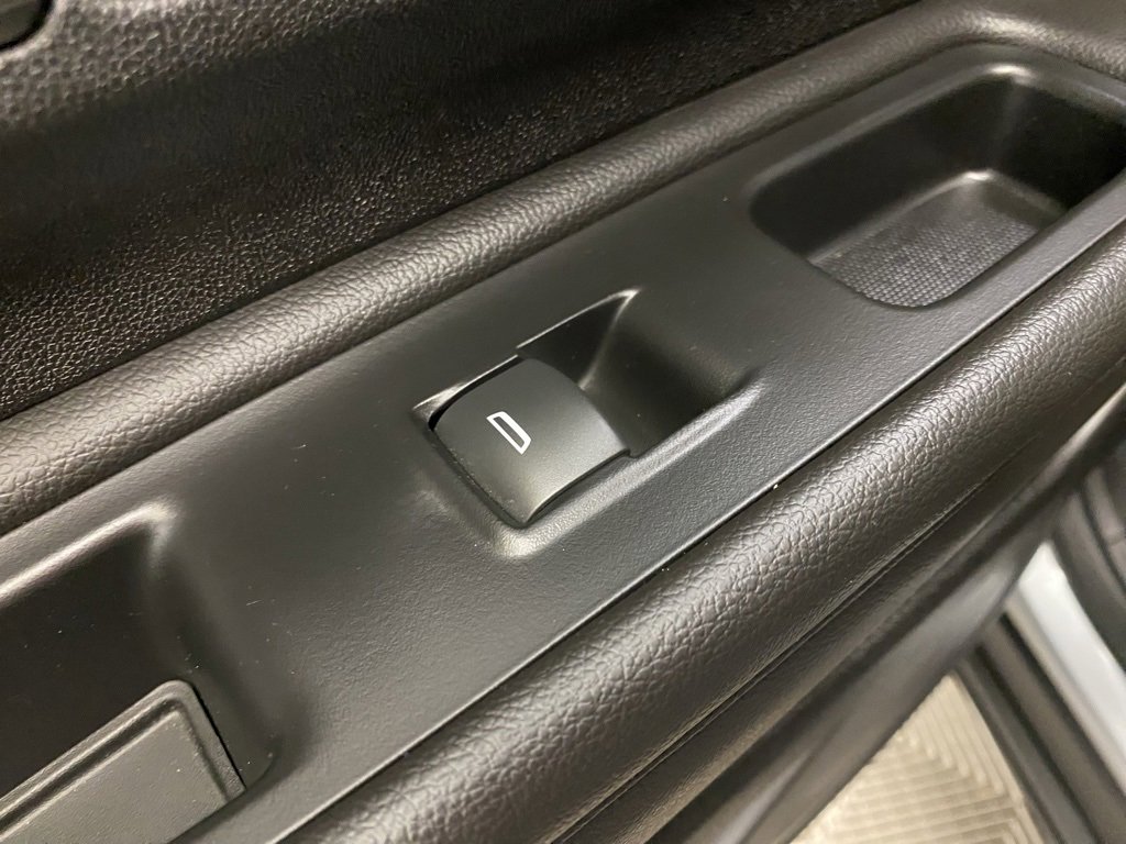 Used 2024 GMC Terrain SLT image 18