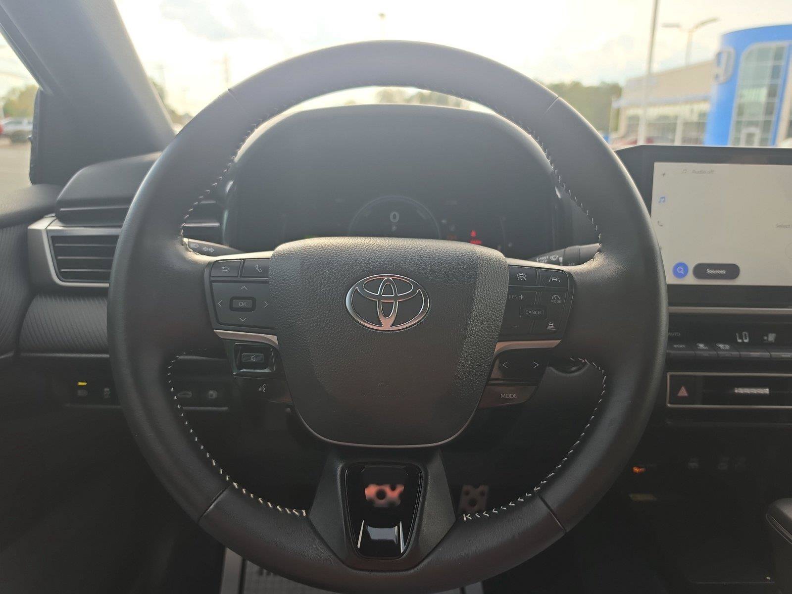 Used 2025 Toyota Camry SE w/ Multimedia Upgrade Package FWD image 18