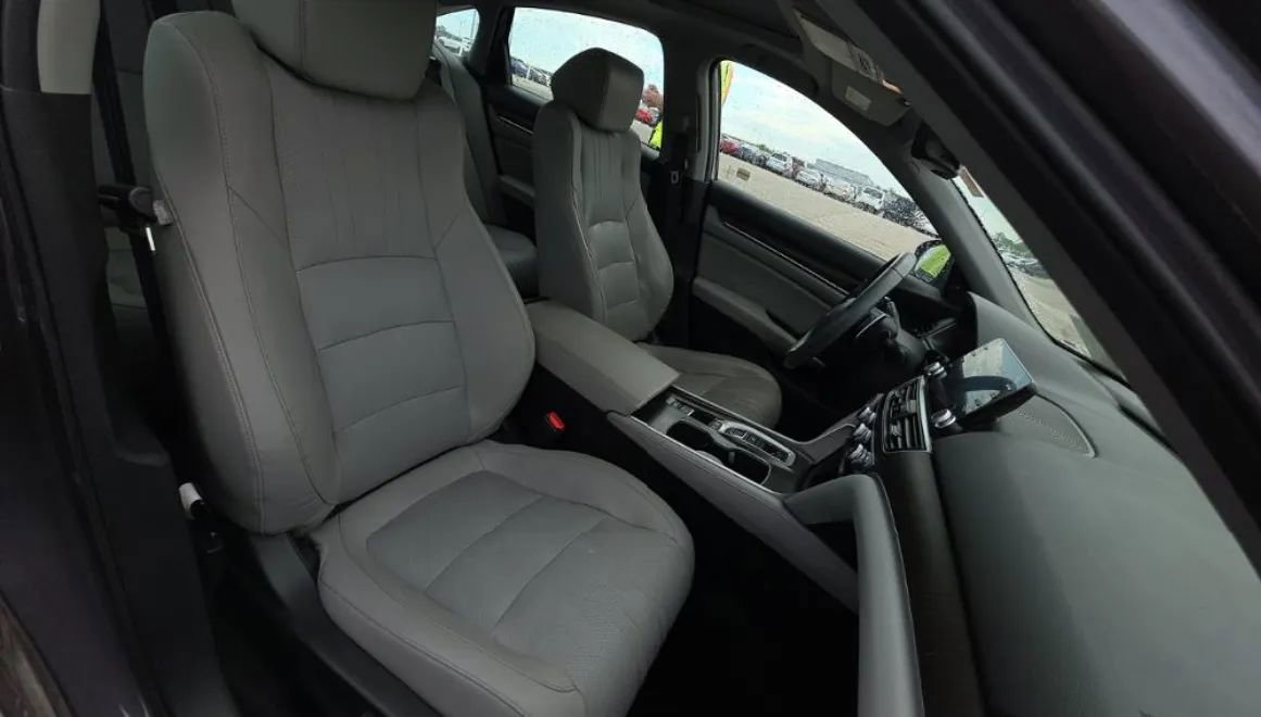 Used 2018 Honda Accord EX-L image 8