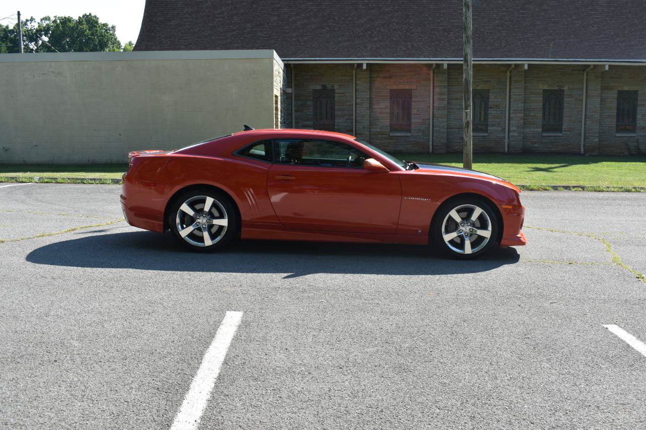 Used 2010 Chevrolet Camaro SS w/ RS Package RWD image 8