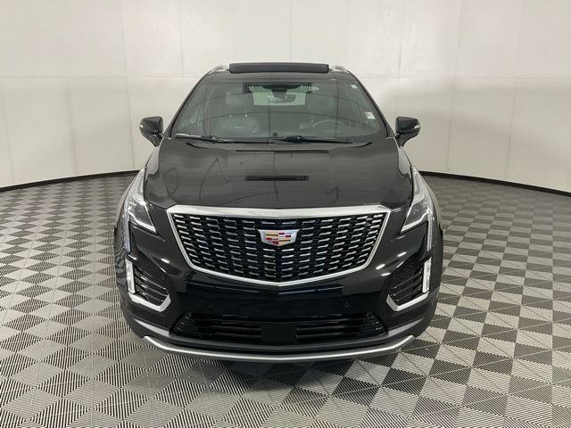Certified 2025 Cadillac XT5 Premium Luxury w/ Technology Package AWD/4WD image 2
