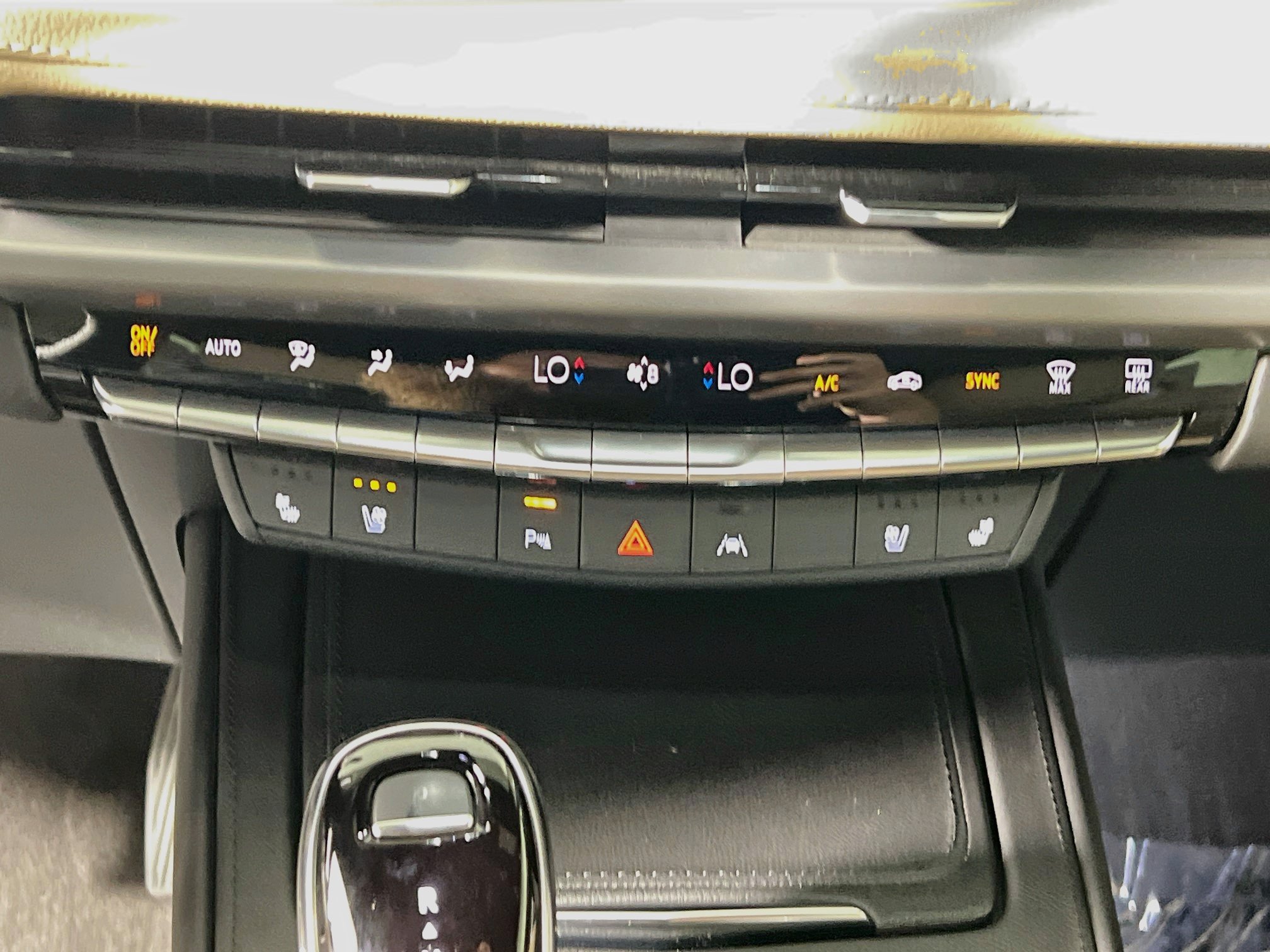 Used 2024 Cadillac XT4 Premium Luxury w/ Technology Package FWD image 26