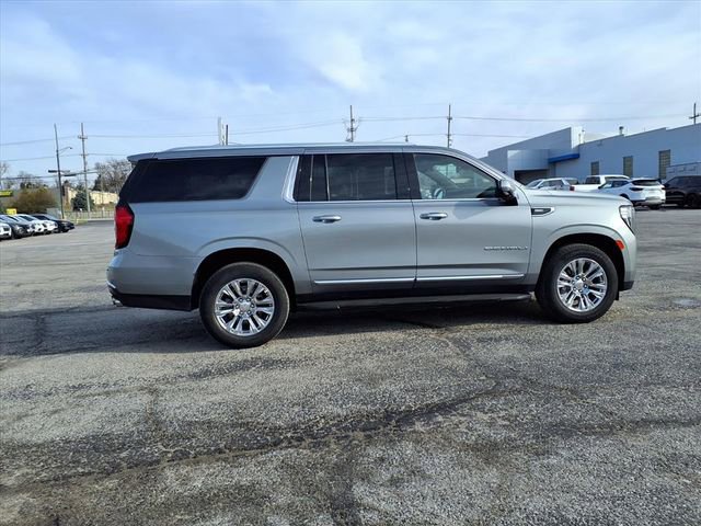 Used 2023 GMC Yukon XL Denali image 16