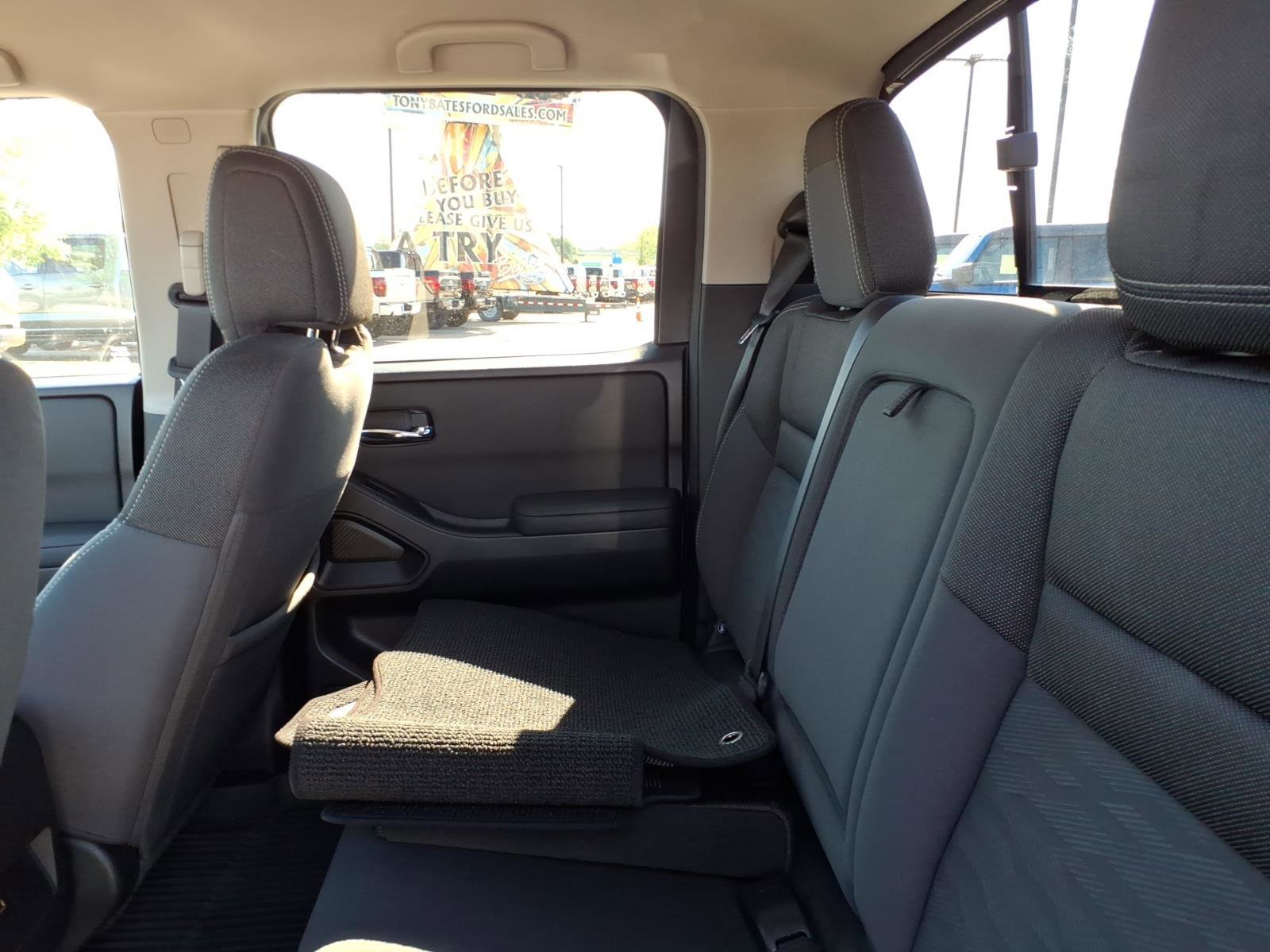 Used 2022 Nissan Frontier SV w/ Technology Package AWD/4WD image 14