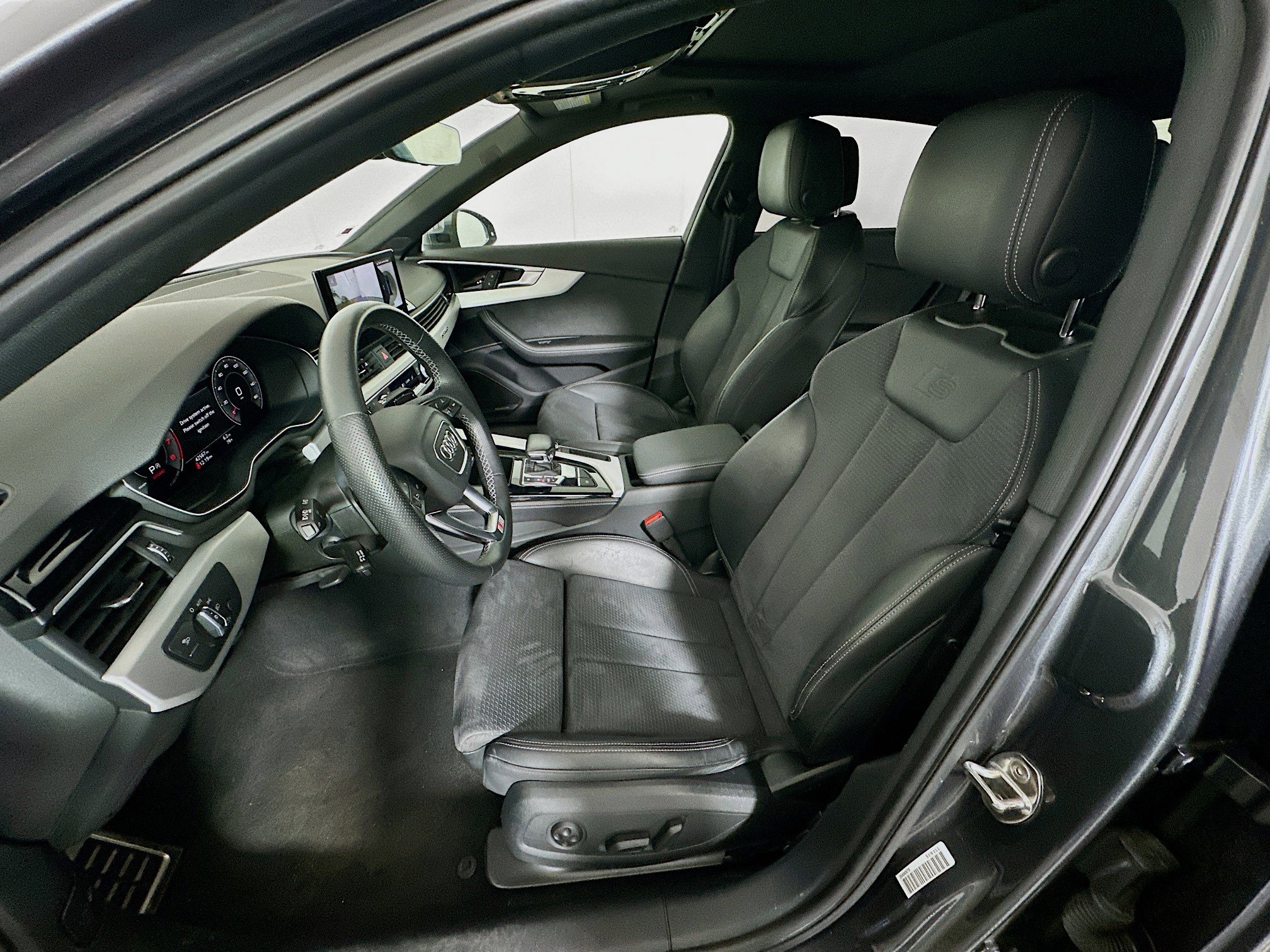 Used 2022 Audi A4 2.0T Premium Plus w/ Premium Plus Package AWD/4WD image 13