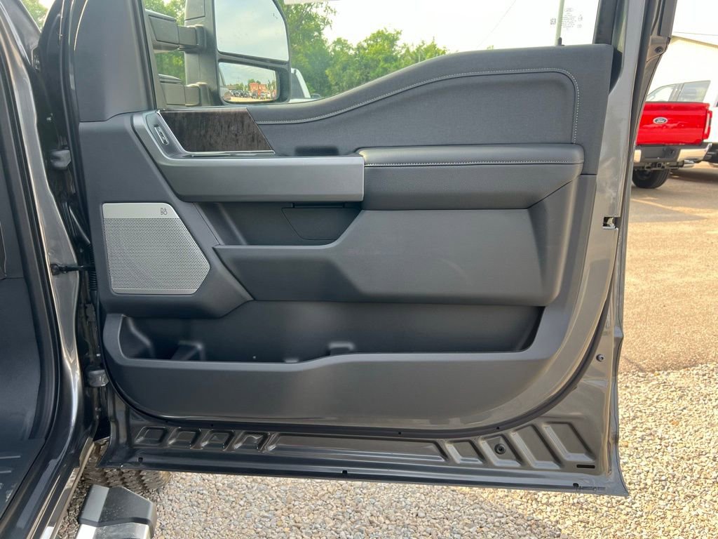 New 2025 Ford F250 Lariat image 20
