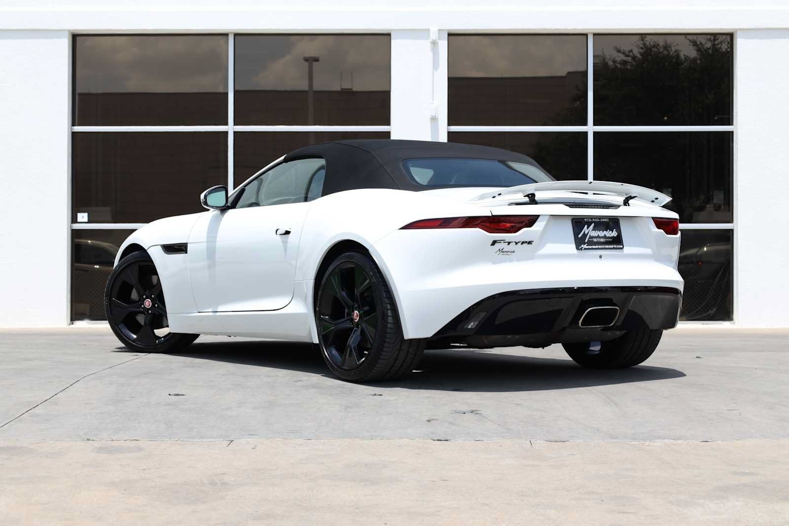 Used 2021 Jaguar F-TYPE Convertible RWD image 11