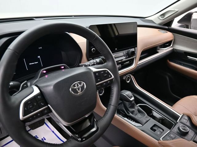Used 2024 Toyota Grand Highlander Platinum image 27