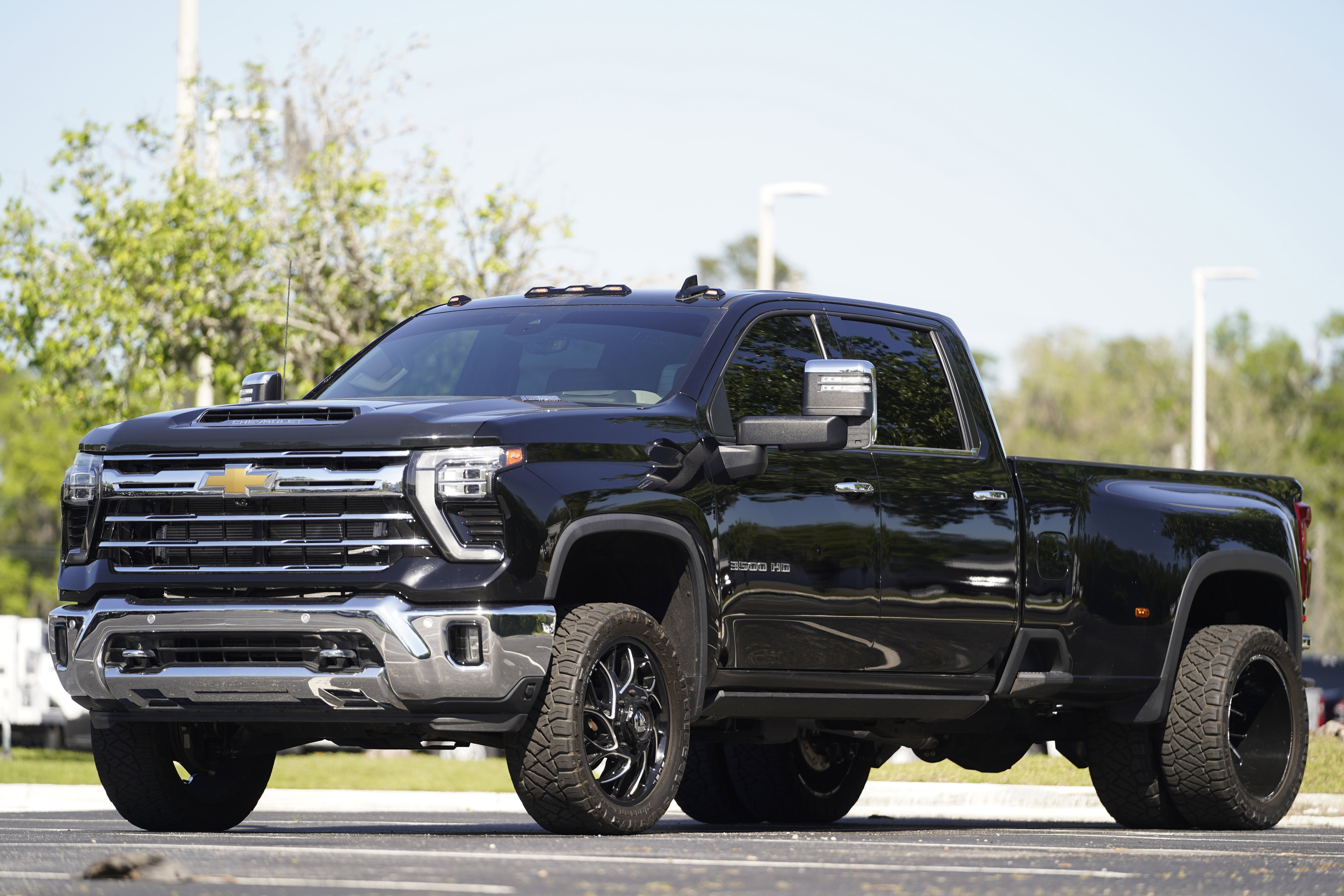 Used 2024 Chevrolet Silverado 3500 LTZ w/ LTZ Plus Package image 41