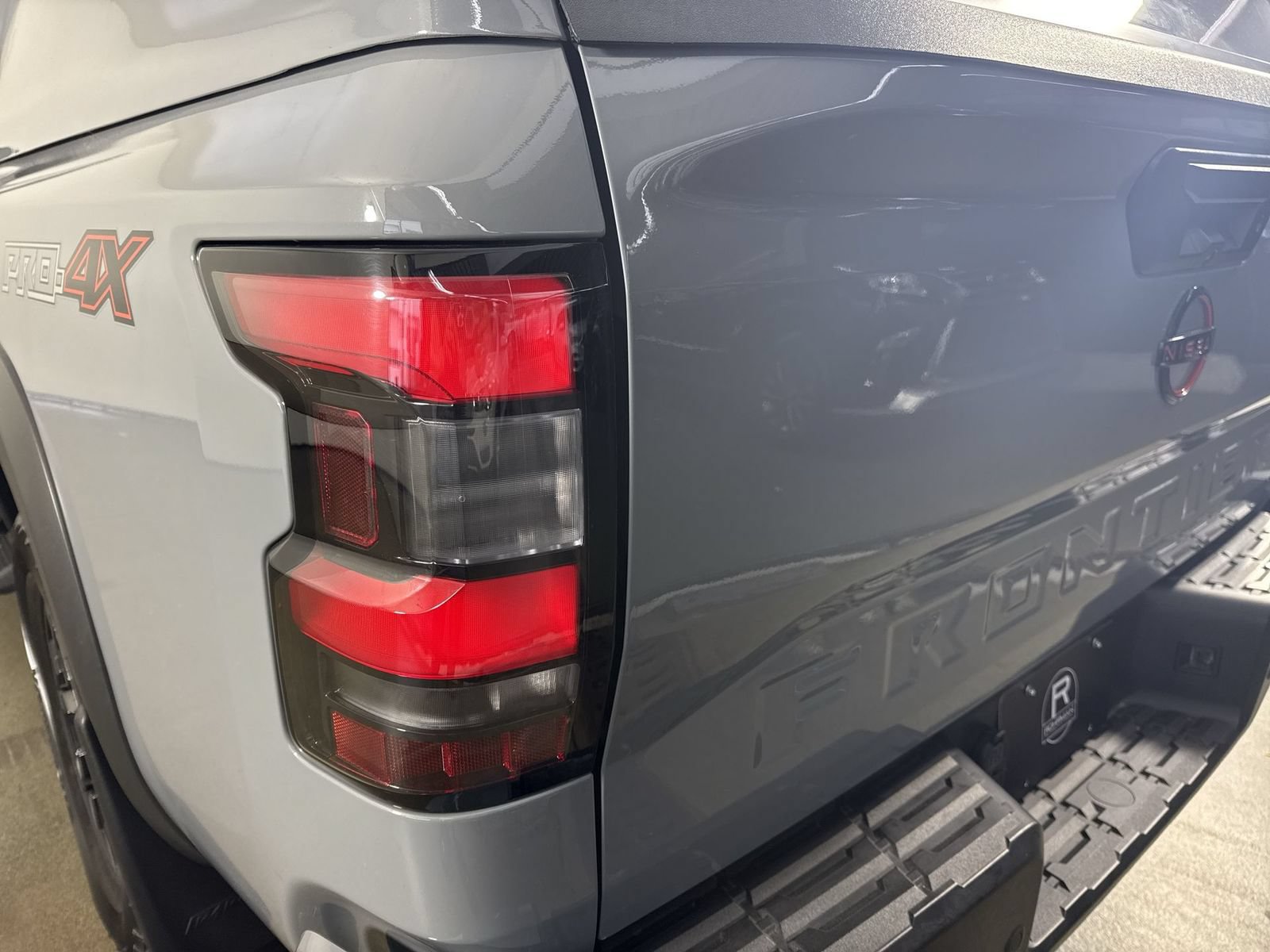 Used 2024 Nissan Frontier PRO-4X w/ Pro Convenience Package AWD/4WD image 29