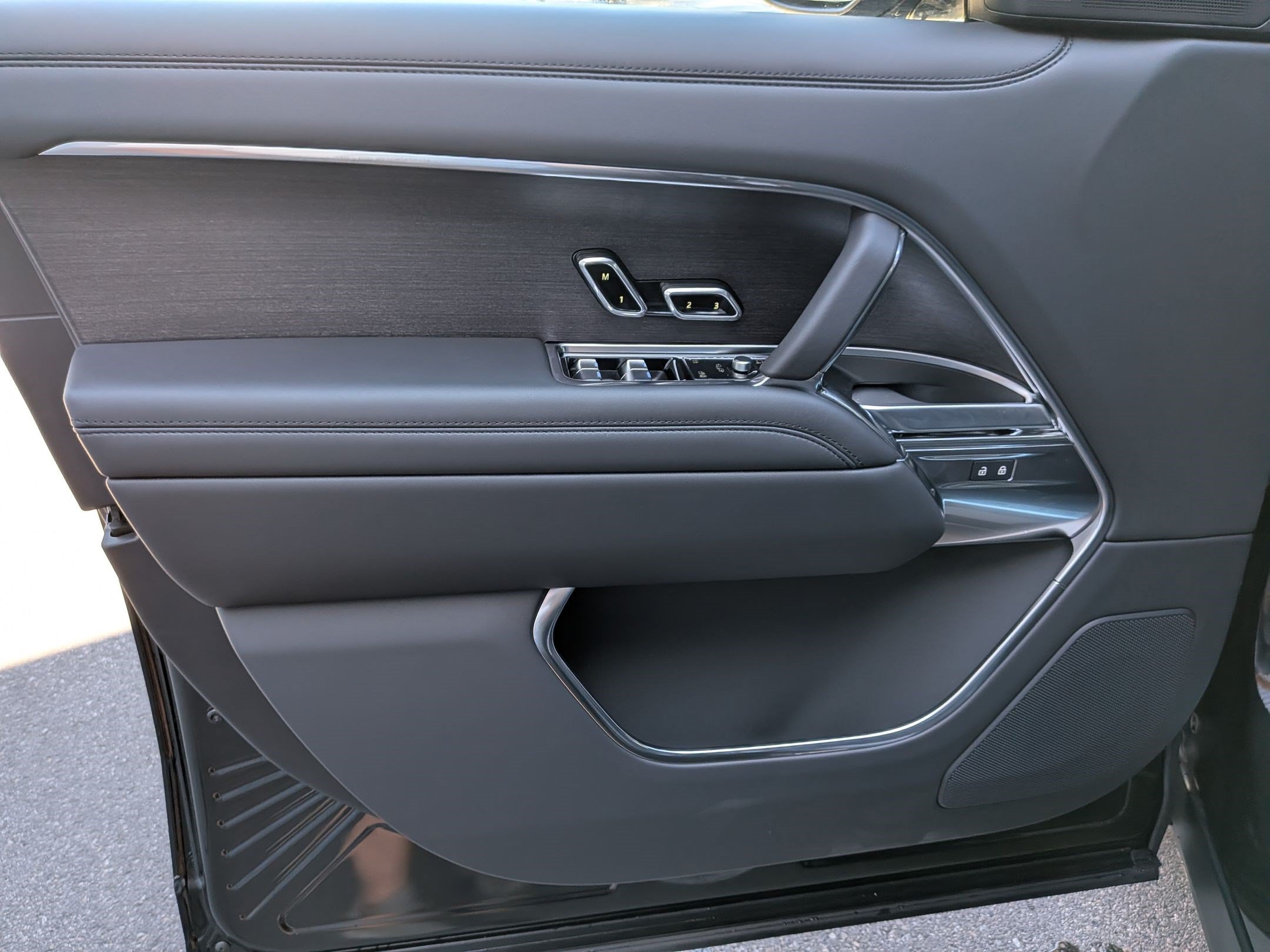 New 2026 Land Rover Range Rover SE AWD/4WD image 12