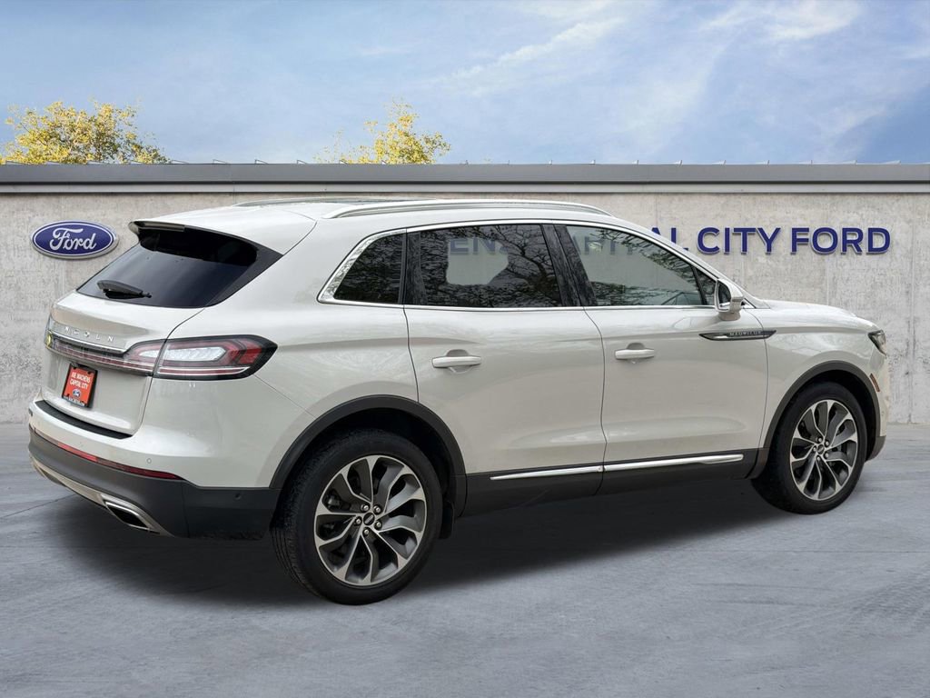 Used 2023 Lincoln Nautilus Reserve w/ Equipment Group 201A image 5