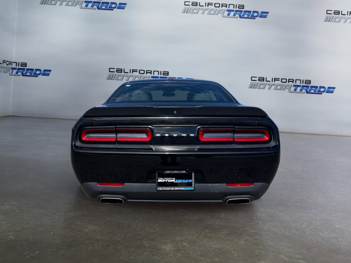 Used 2019 Dodge Challenger SXT w/ Blacktop Package RWD image 6