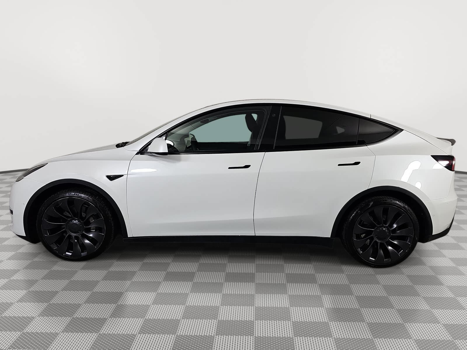 Used 2022 Tesla Model Y Long Range AWD/4WD image 5