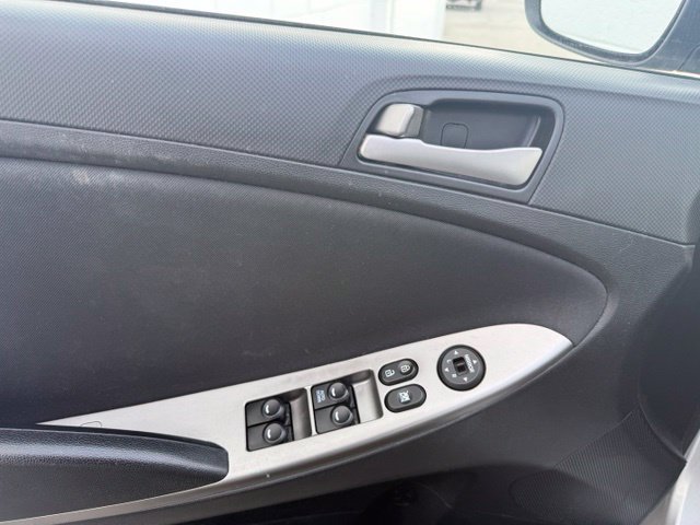 Used 2016 Hyundai Accent SE FWD image 18