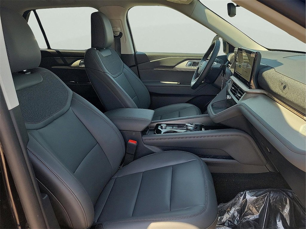 New 2025 Ford Explorer Active w/ Active Comfort Package image 9