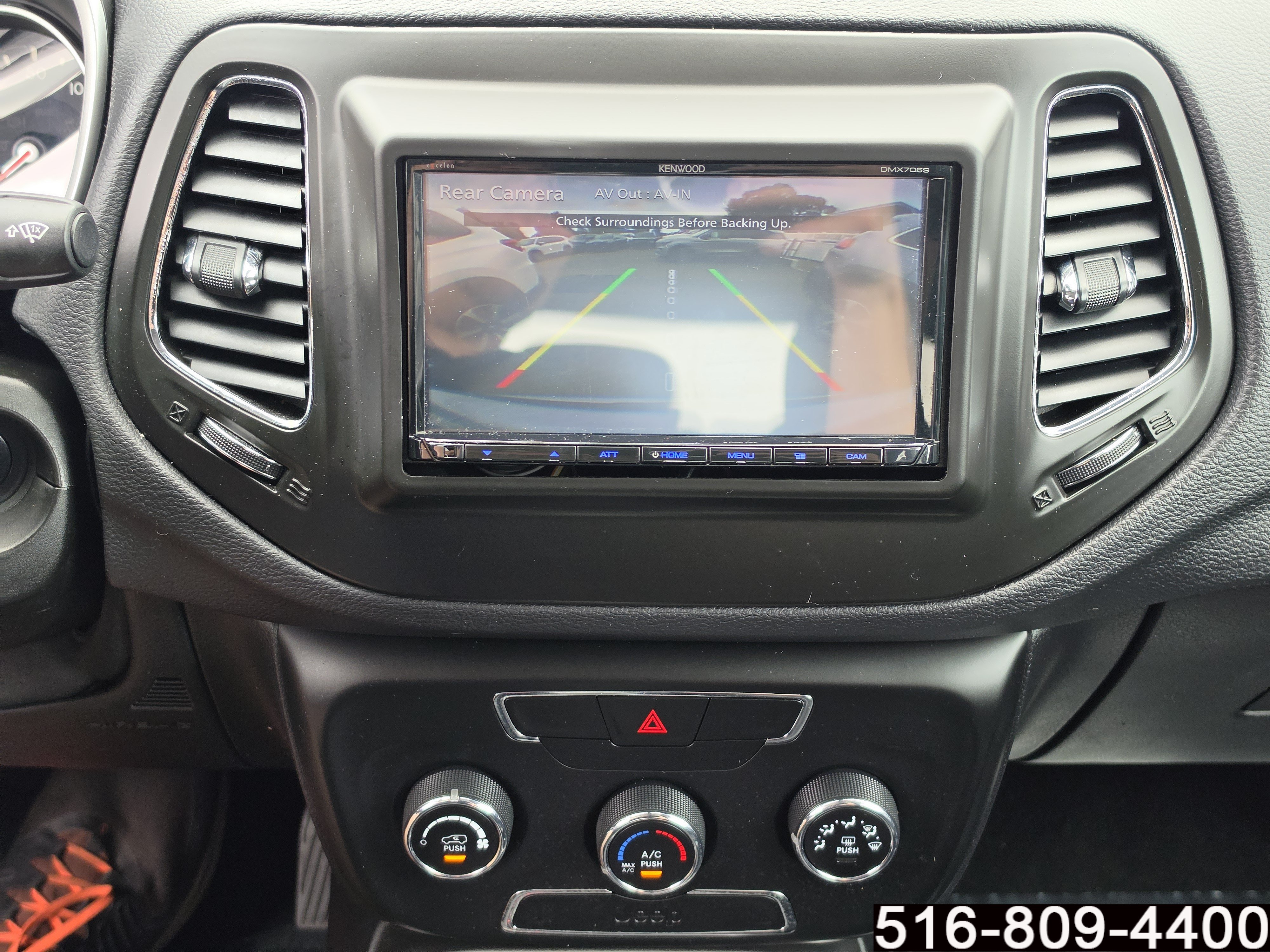 Used 2018 Jeep Compass Latitude AWD/4WD image 19