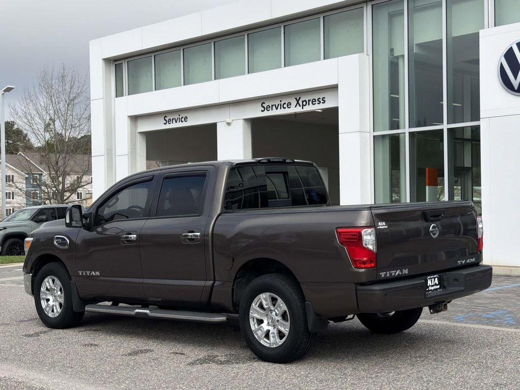 Used 2017 Nissan Titan SV image 30