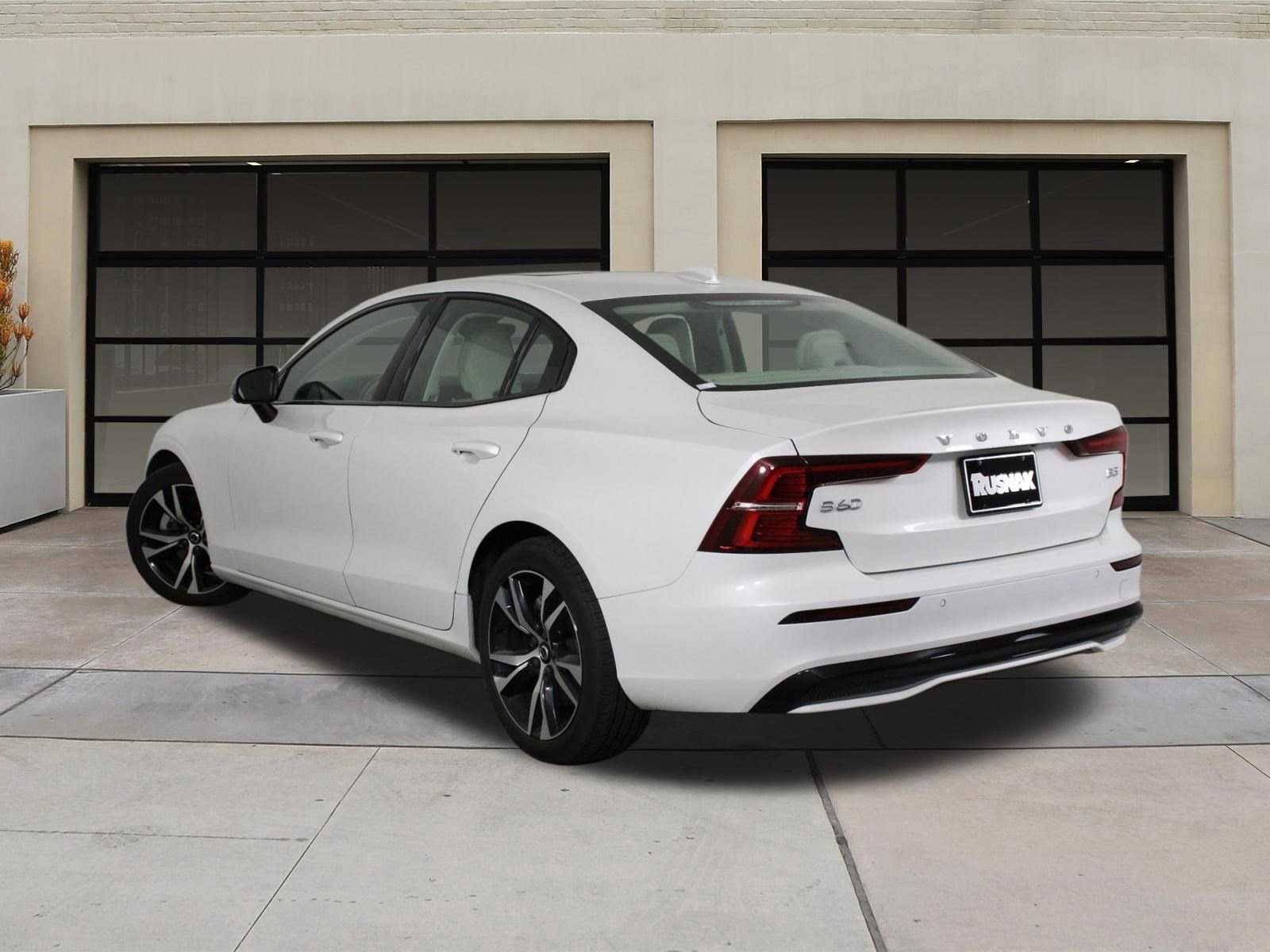 Certified 2025 Volvo S60 B5 Core image 2