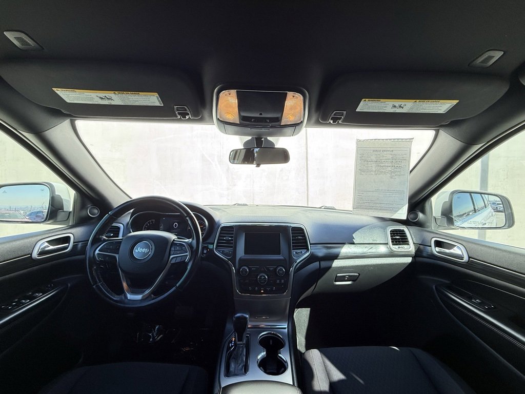 Used 2020 Jeep Grand Cherokee Laredo image 6