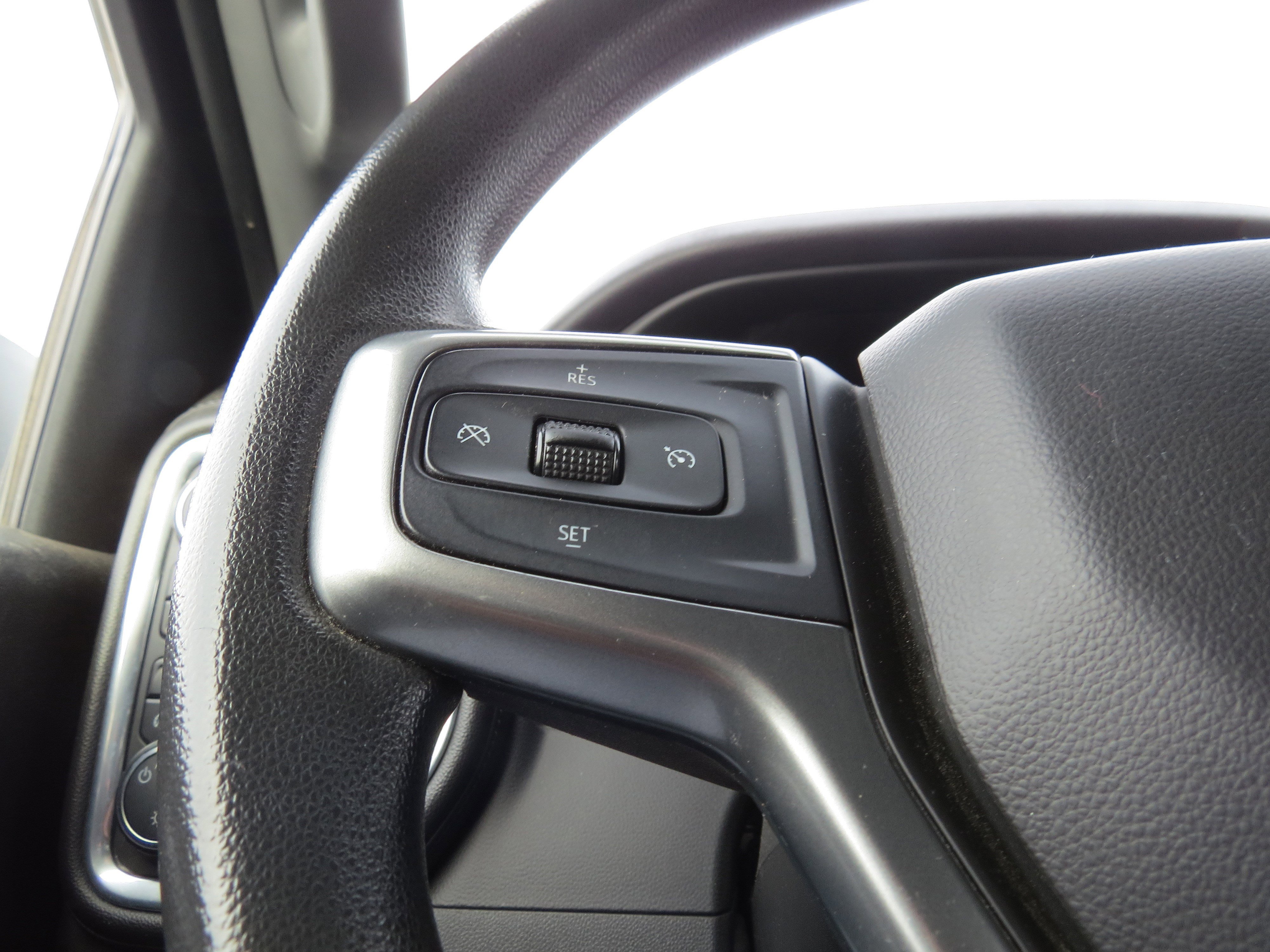 Used 2020 Chevrolet Silverado 1500 LT image 18