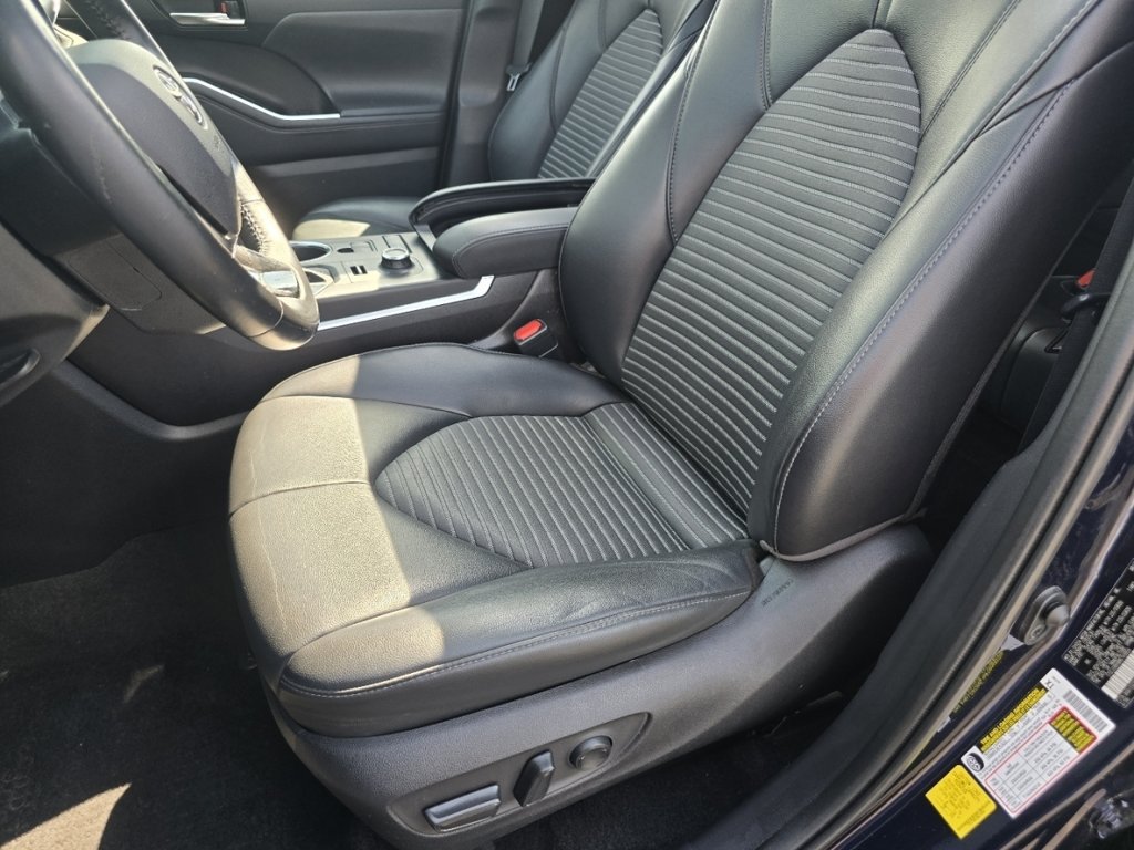 Used 2021 Toyota Highlander XSE AWD/4WD image 26