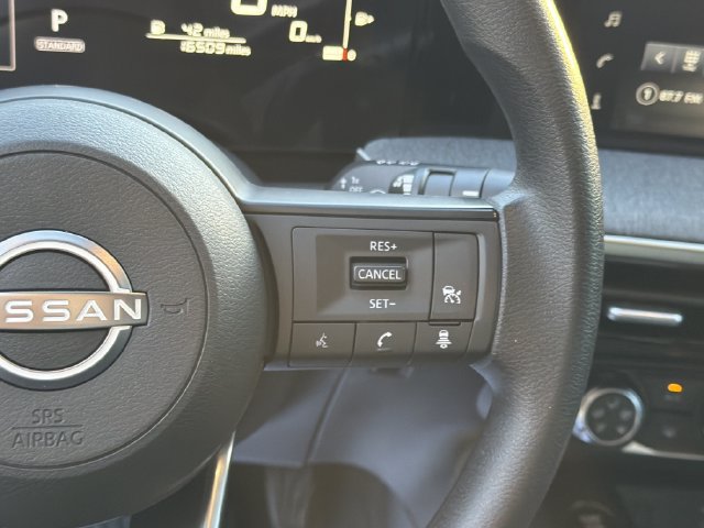 Used 2025 Nissan Kicks SV AWD/4WD image 24
