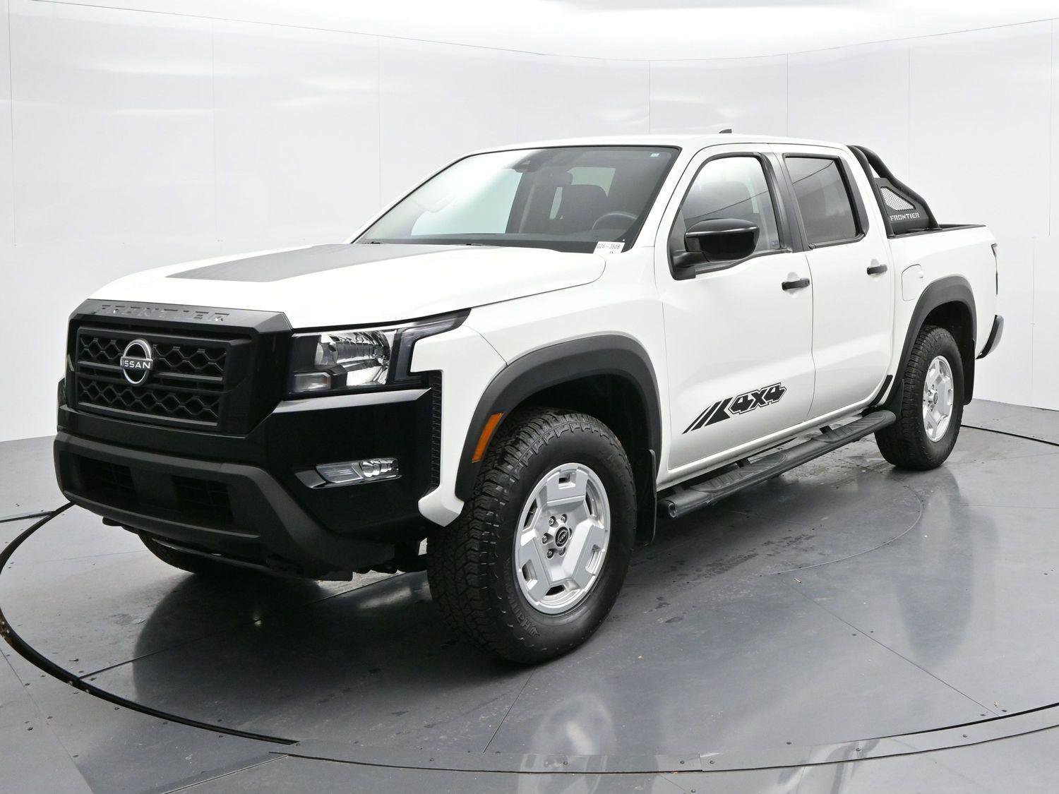 Used 2024 Nissan Frontier SV w/ Hardbody Edition image 2