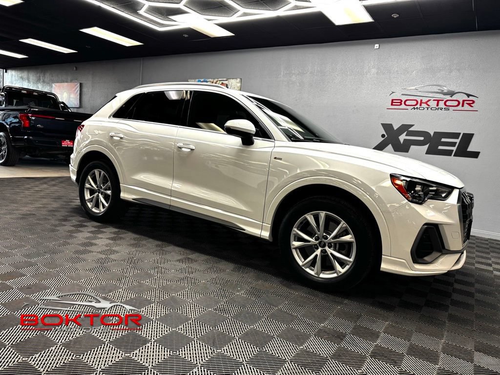 Used 2022 Audi Q3 2.0T Premium w/ Convenience Package AWD/4WD image 1