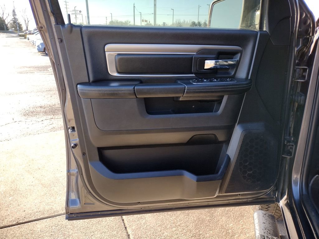 Used 2021 RAM 1500 Classic Warlock image 9